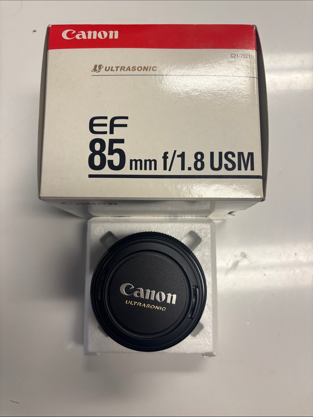 Canon EF 85mm f/1.8 Ultrasonic Lens